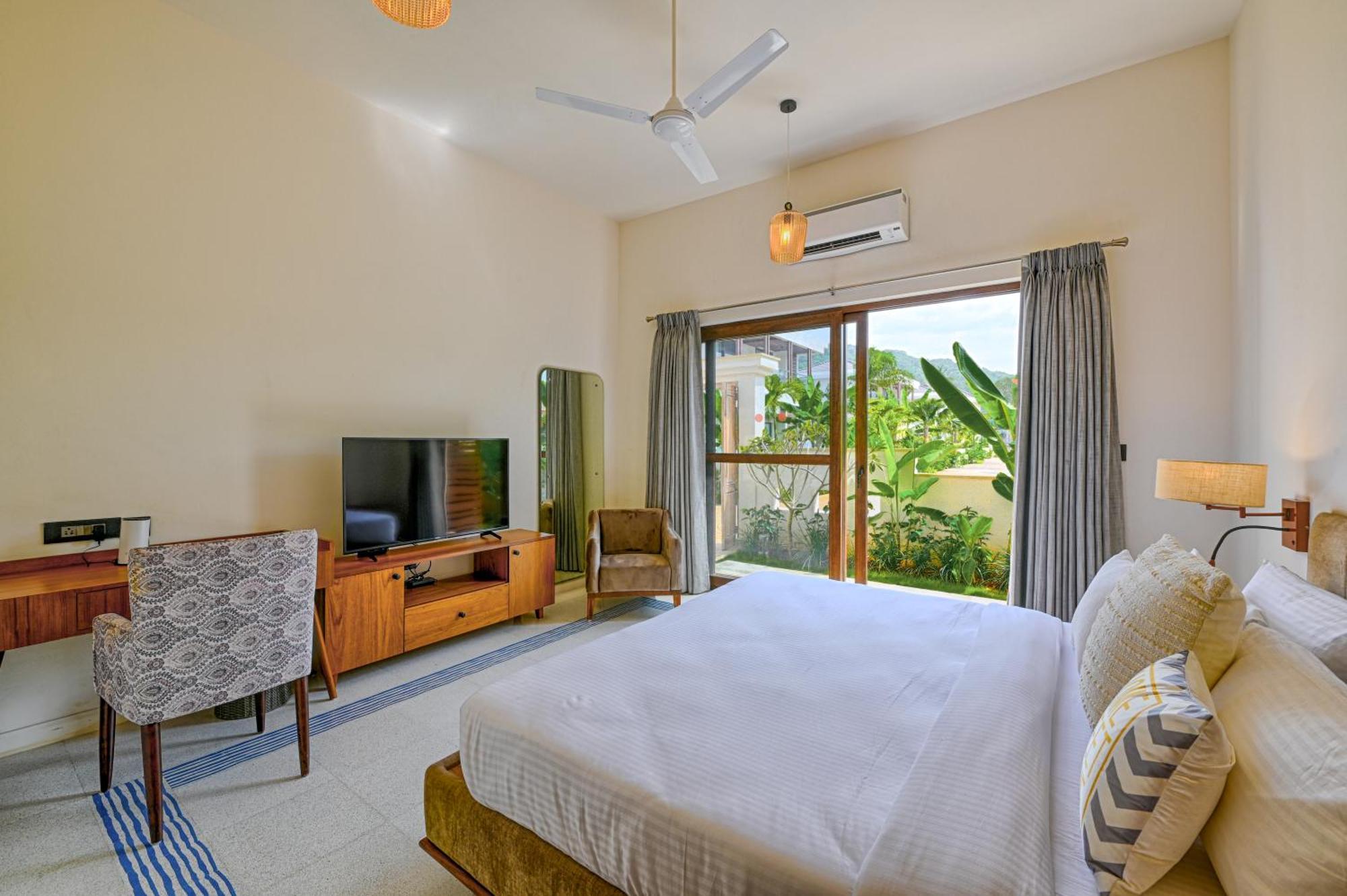 Melhor Stays Villa - L-M102 Luxurious 4Bhk Villa With Private Pool, Anjuna Exterior photo